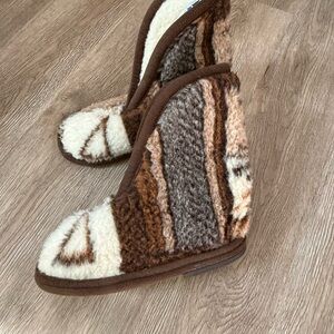 Bauer Brown & Cream Striped Sherpa Boot Slippers